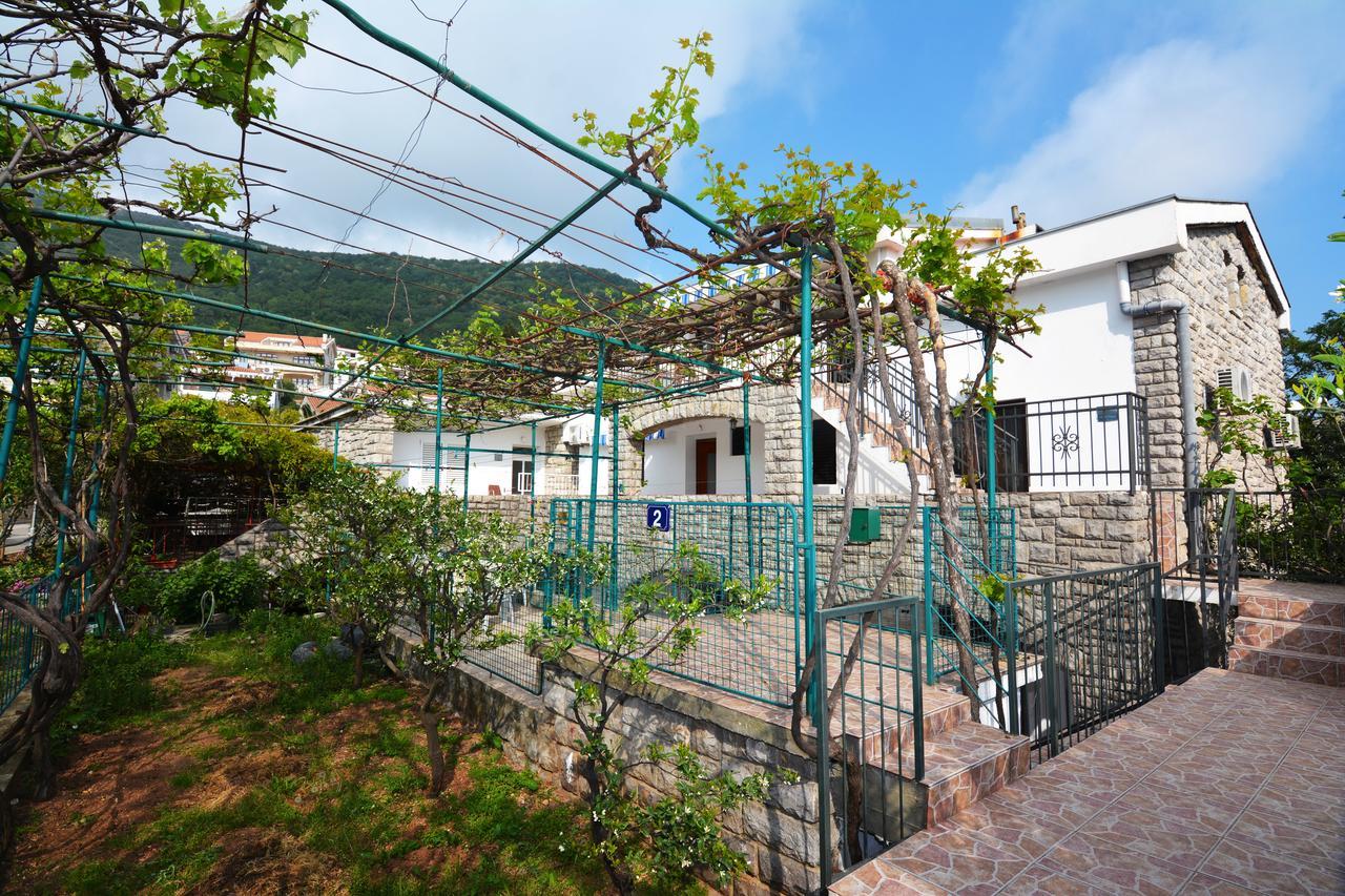 Apartments Jovana Petrovac Exterior foto